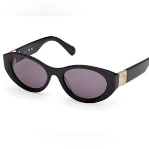 Max & Co. Black Sunglasses 🕶️